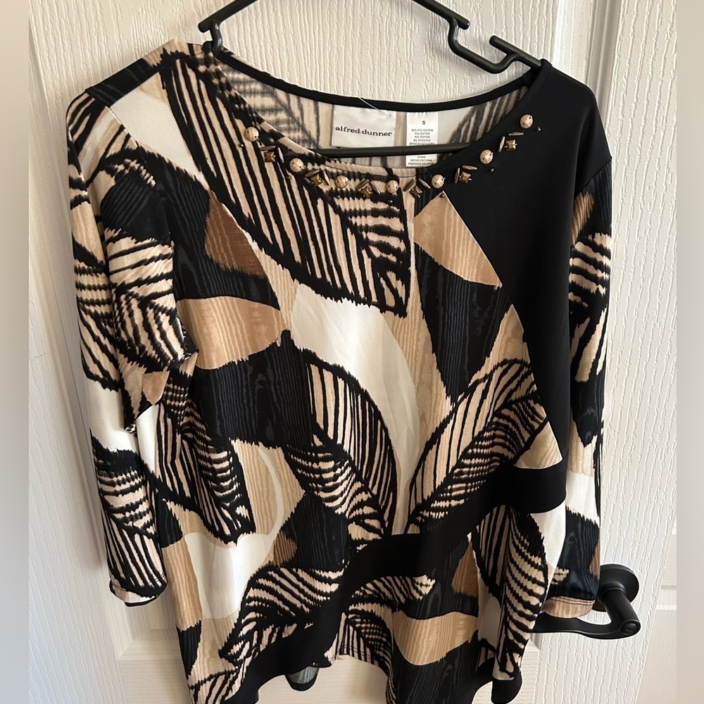 Alfred Dunner Black and Cream Leaf Print Blouse